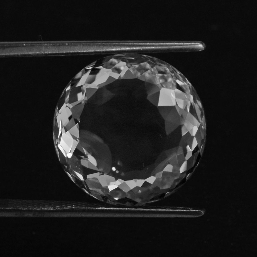 CRYSTAL QUARTZ SPECIAL CUT LENTIL ROUND 15MM 10.70 Cts.
