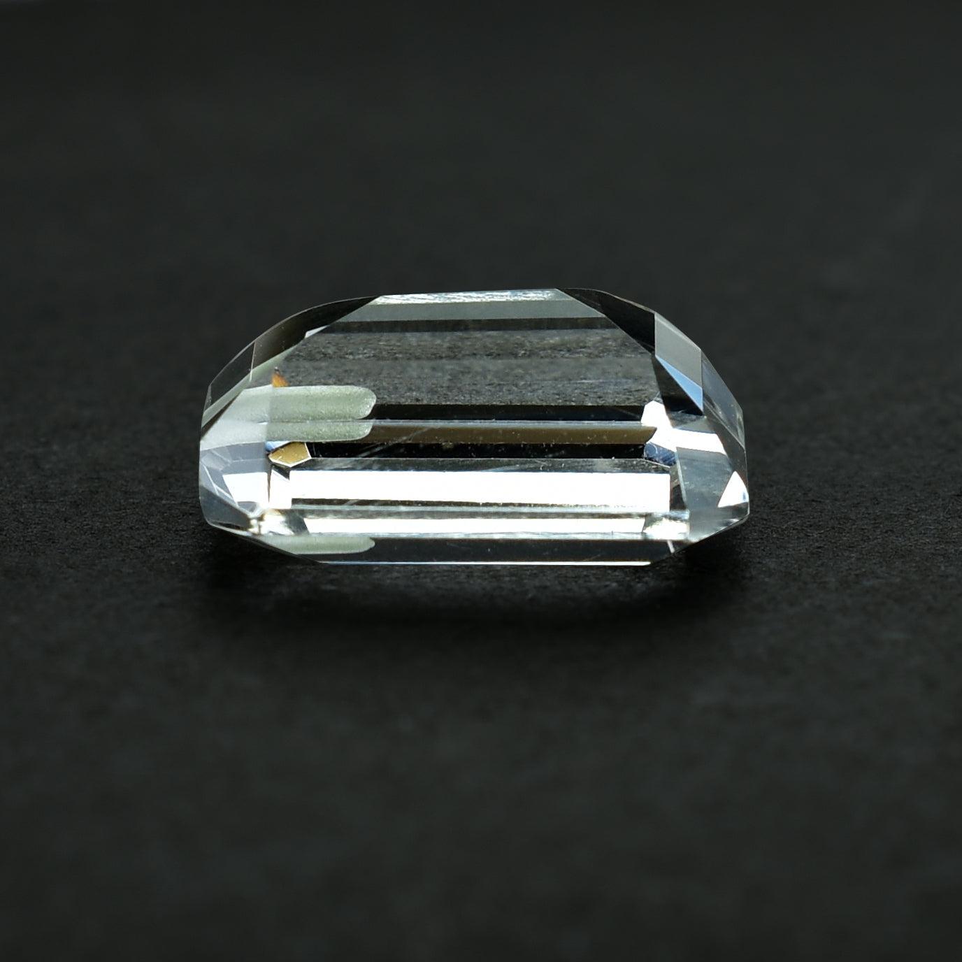 CRYSTAL ROCK QUARTZ CUT OCTAGON (H/D-0.90 MM)(WHITE)(CLEAN) 16.00X12.00 MM 10.91 CTS