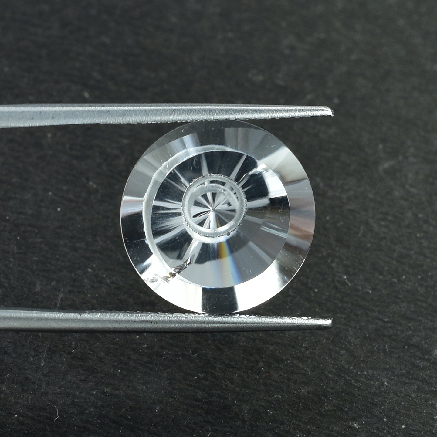 CRYSTAL ROCK QUARTZ SRIRAL CUT ROUND (WHITE)(CLEAN) 15.00X15.00 MM 10.34 CTS