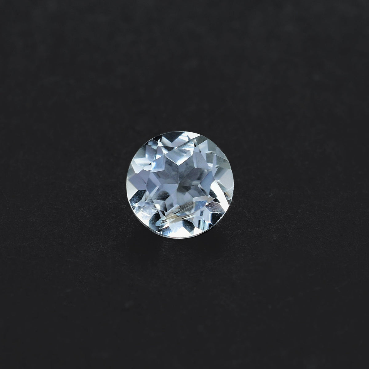 CRYSTAL ROCK QUARTZ CUT ROUND (SI) 6.00X6.00 MM 1.10 CTS