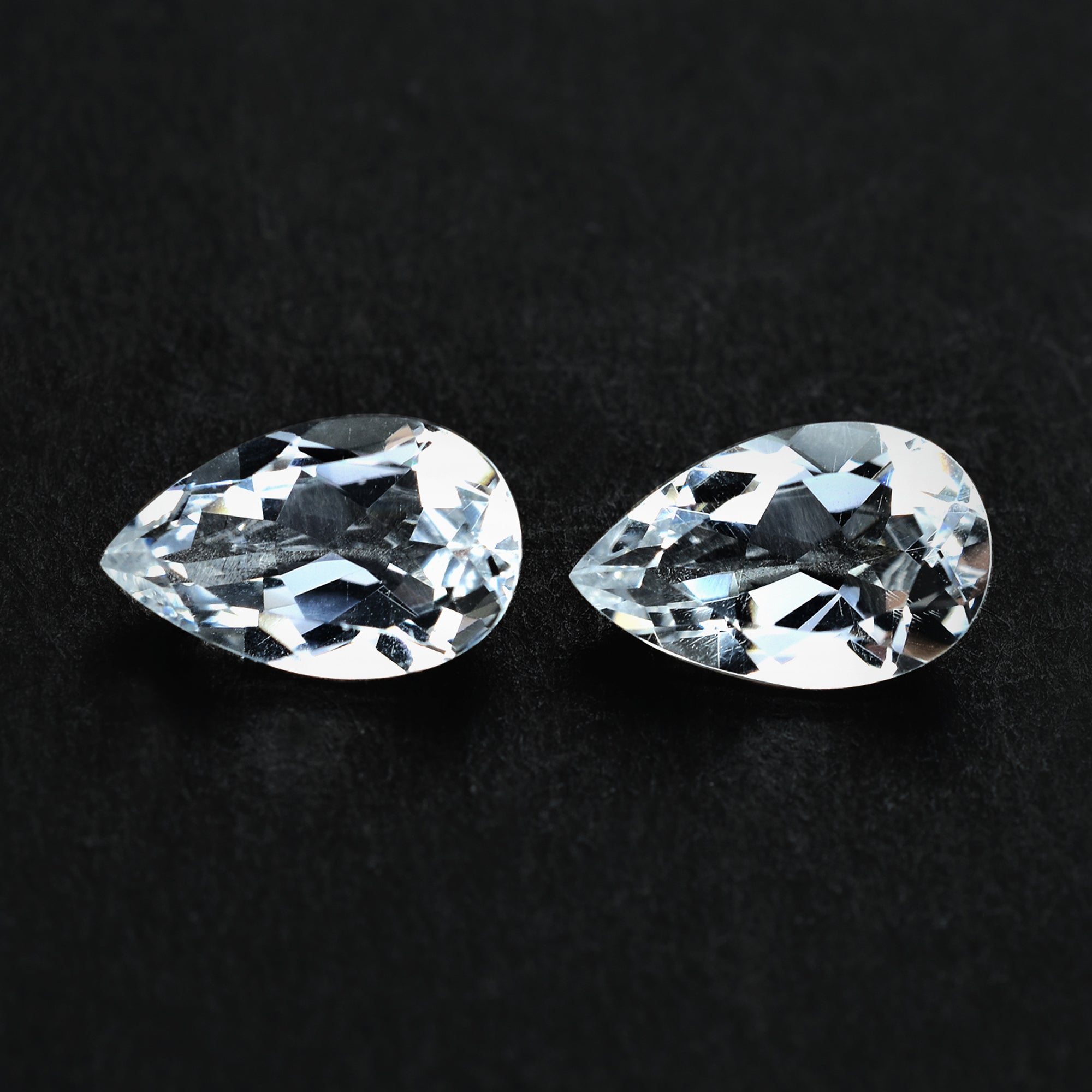 CRYSTAL ROCK QUARTZ CUT PEAR (CLEAN) 13.00X8.00 MM 3.05 CTS