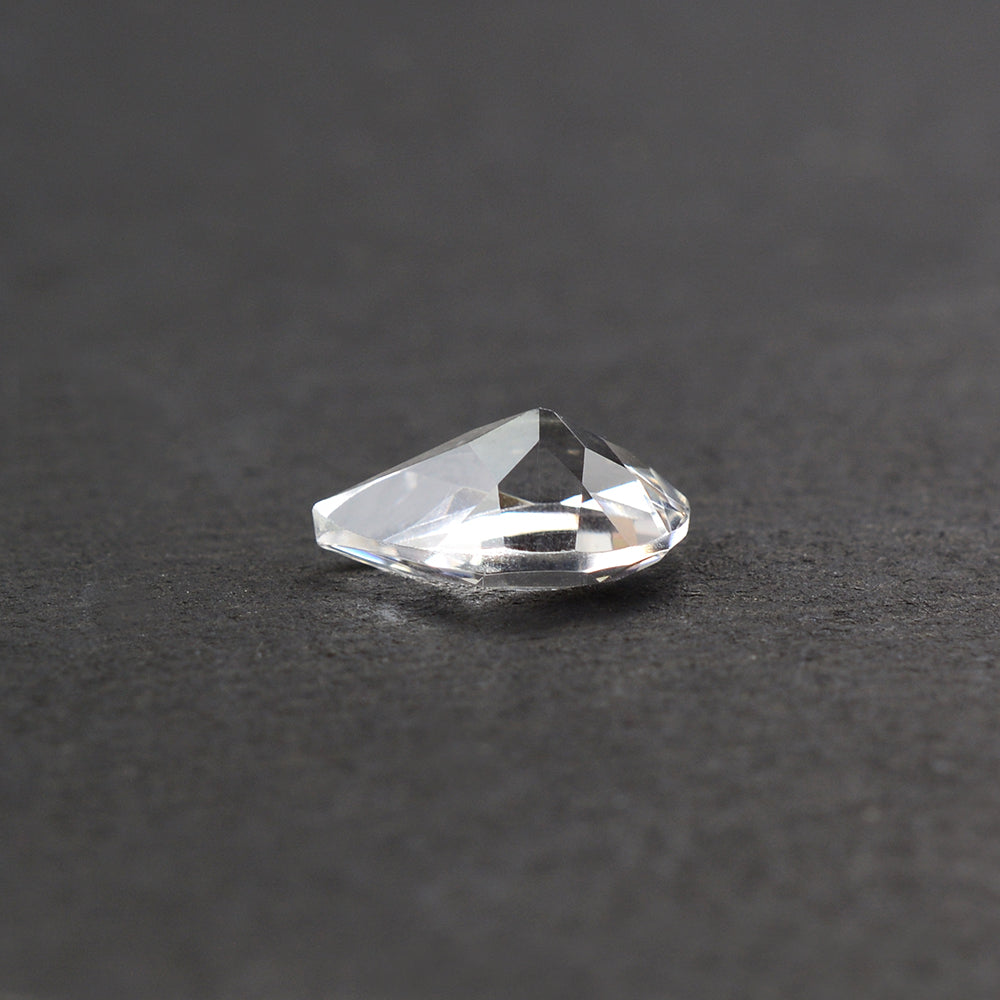 CRYSTAL CUT PEAR 9X6MM (WHITE/CLEAN) 1.38 Cts.