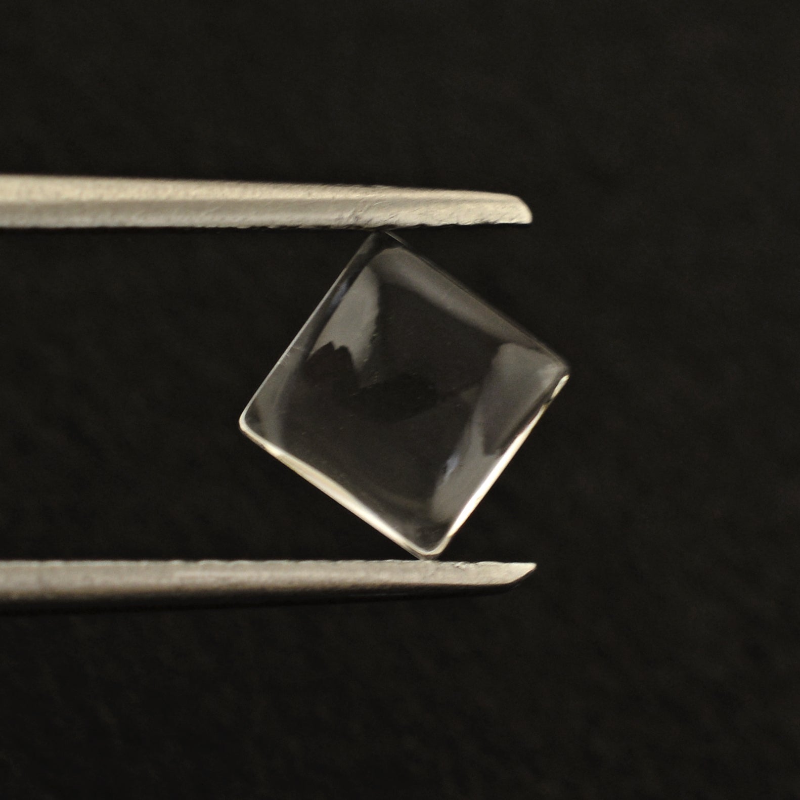 CRYSTAL SQUARE CAB 6MM 1.20 Cts.