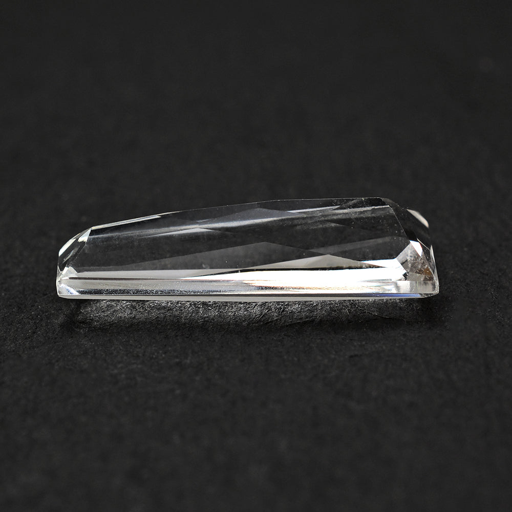 CRYSTAL PRINCESS CUT TAPER 21X8X5MM 5.77 Cts.