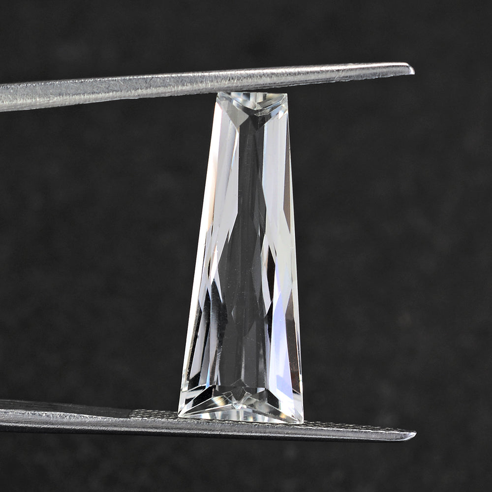 CRYSTAL PRINCESS CUT TAPER 21X8X5MM 5.77 Cts.