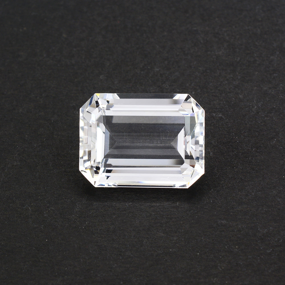 CRYSTAL CUT OCTAGON 24X18MM 38.30 Cts.