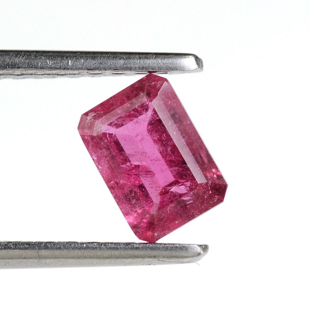 RUBELLITE CUT OCTAGON (MEDIUM/HI) 7X5MM 0.98 Cts.