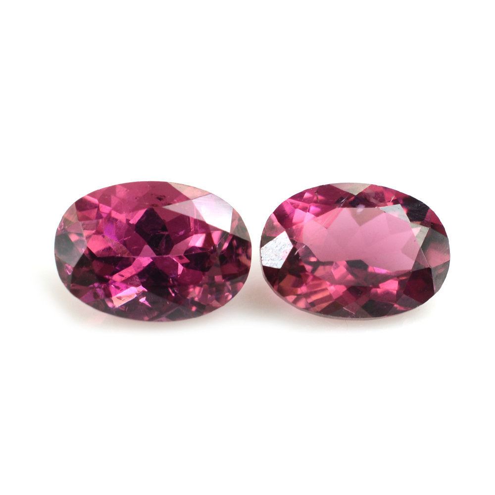 RUBELLITE CUT OVAL (DARK) 7X5 MM 0.88 Cts.