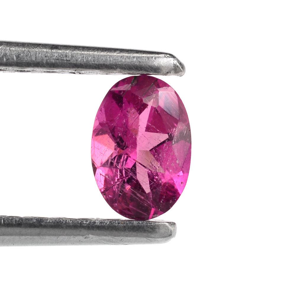 RUBELLITE CUT OVAL (LITE/SI) 5.50X4MM 0.40 Cts.