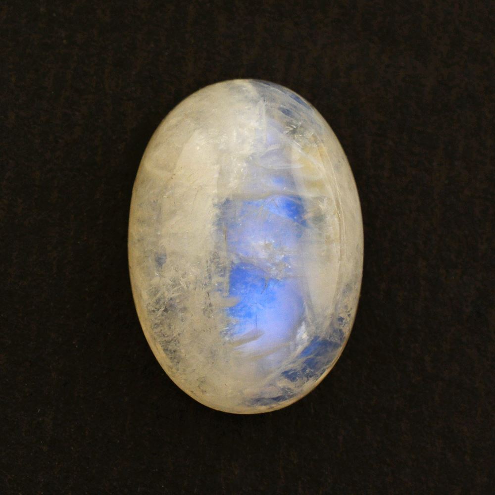 RAINBOW MOONSTONE OVAL CAB (CLOUDY) 14X10MM 5.40 Cts.