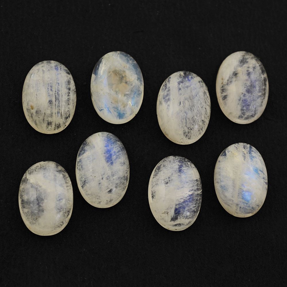 RAINBOW MOONSTONE OVAL CAB (SEMI CLOUDY) 14X10MM 5.54 Cts.