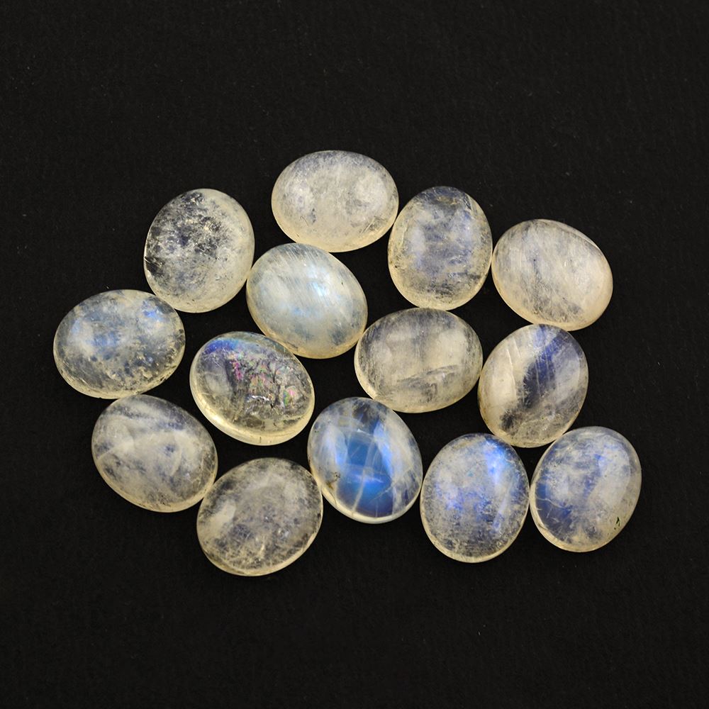 RAINBOW MOONSTONE OVAL CAB (SEMI CLOUDY) 12X10MM 4.44 Cts.