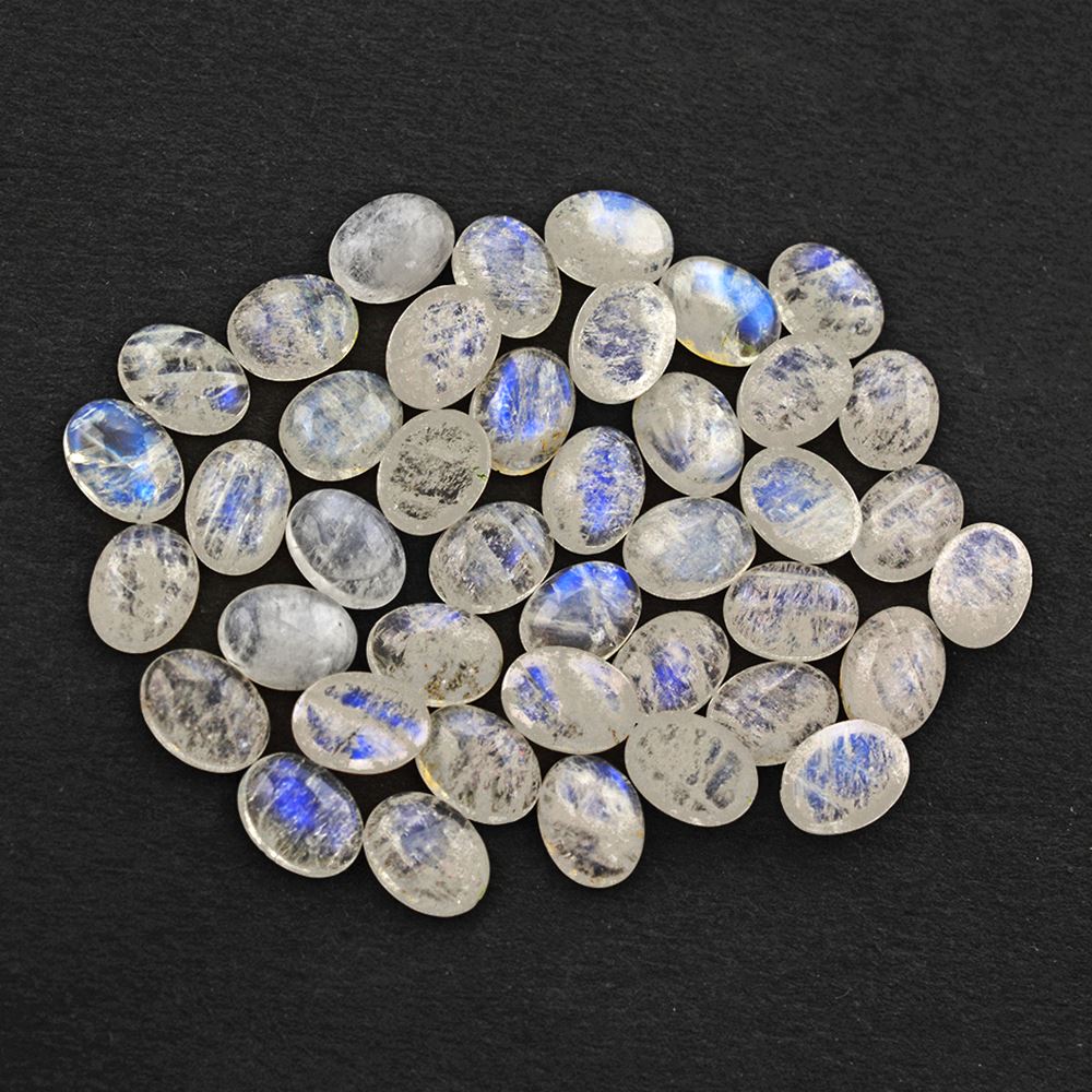 RAINBOW MOONSTONE OVAL CAB (SEMI CLOUDY) 8X6MM 1.14 Cts.