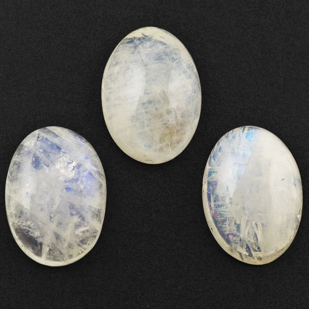 RAINBOW MOONSTONE OVAL CAB  (CLOUDY) 14X10MM 4.94 Cts.