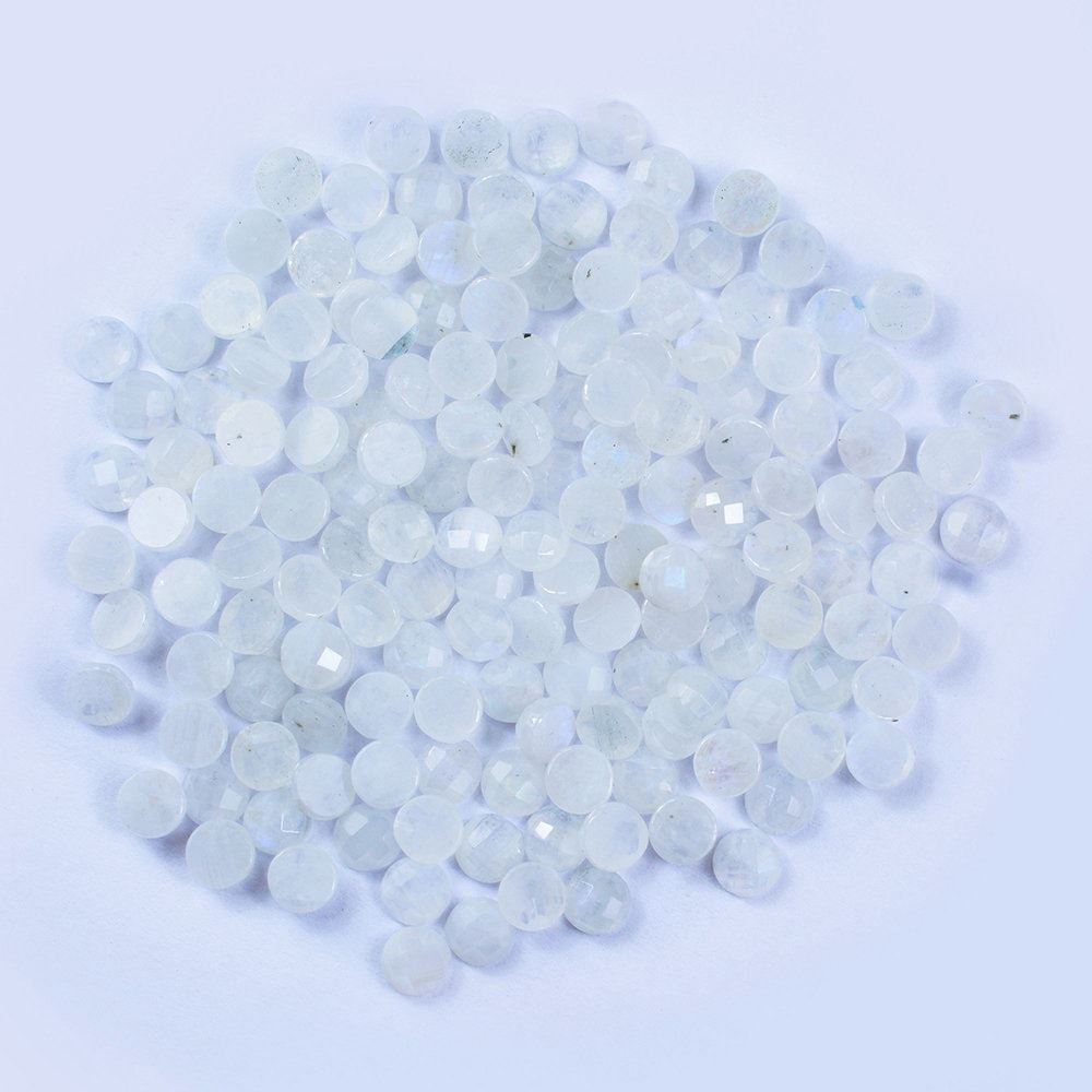RAINBOW MOONSTONE CHECKER CUT ROUND CAB (CLOUDY) 6MM 0.84 Cts.