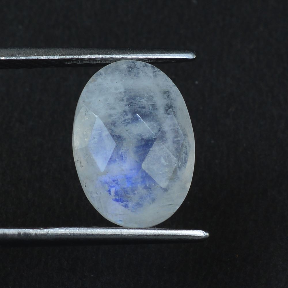 RAINBOW MOONSTONE CHECKER CUT BRIOLETTE OVAL (CLOUDY) 14X10 MM 4.35 Cts.