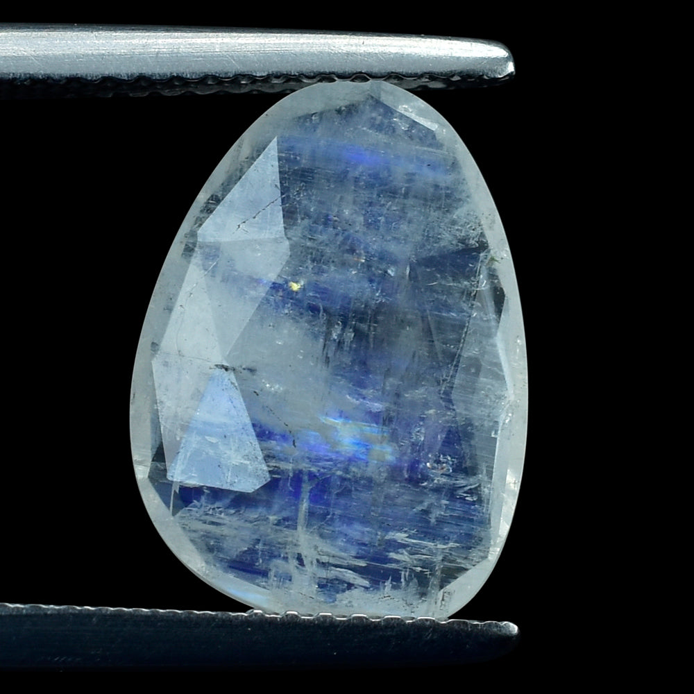 RAINBOW MOONSTONE IRREGULAR PEARISH (SEMI-CLOUDY 14X10MM 3.65 Cts.