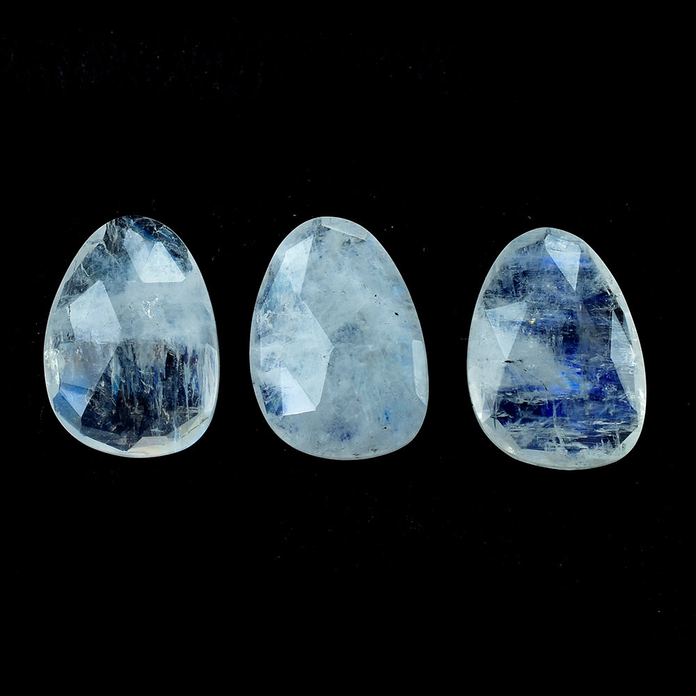 RAINBOW MOONSTONE IRREGULAR PEARISH (SEMI-CLOUDY 14X10MM 3.65 Cts.