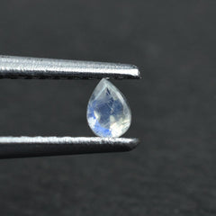 RAINBOW MOONSTONE CUT PEAR (CLEAN) 3.50X2.50MM 0.36 Cts.