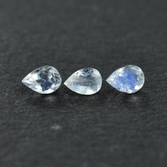 RAINBOW MOONSTONE CUT PEAR (CLEAN) 3.50X2.50MM 0.36 Cts.
