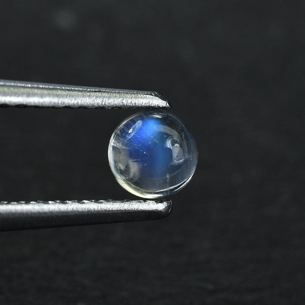 RAINBOW MOONSTONE PLAIN ROUND CAB (CLEAN) 4X4MM 0.31 Cts.