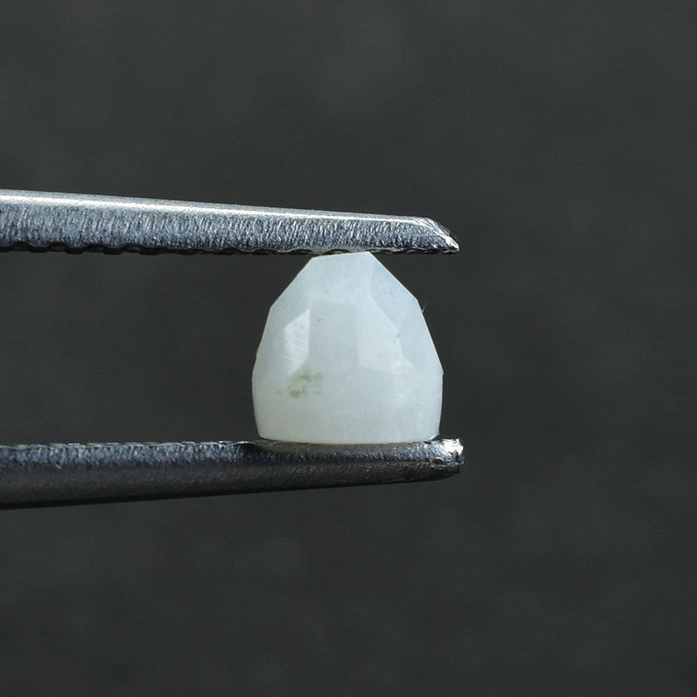 RAINBOW MOONSTONE IRREGULAR CUT HIGHDOME ROUND 4.00MM 0.49 Cts.