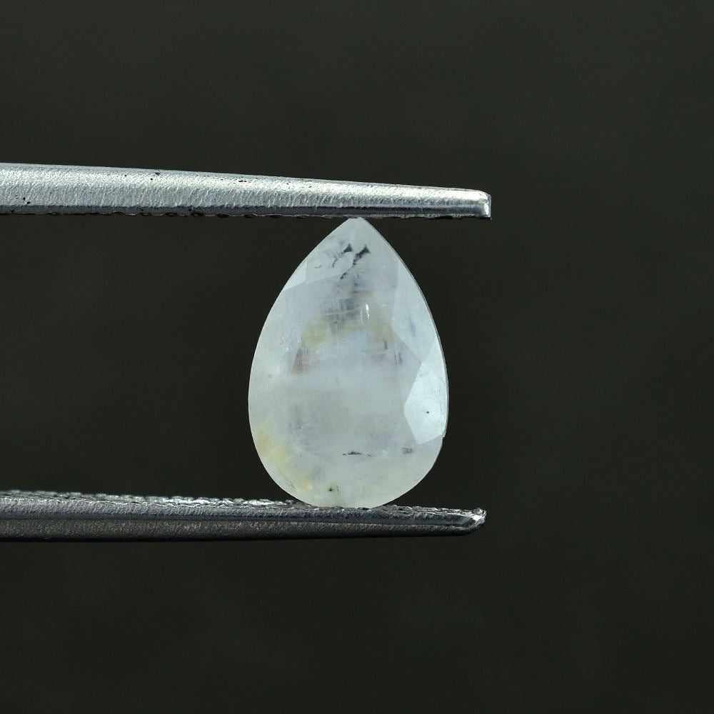 RAINBOW MOONSTONE CUT PEAR (CLOUDY/BLUE SHINE) 9.00X6.00 MM 12.25 Cts.