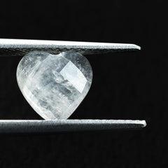 RAINBOW MOONSTONE CUT HEART CAB (CLOUDY/NICE BLUE SHINE) 8.00X8.00 MM 1.65 Cts.