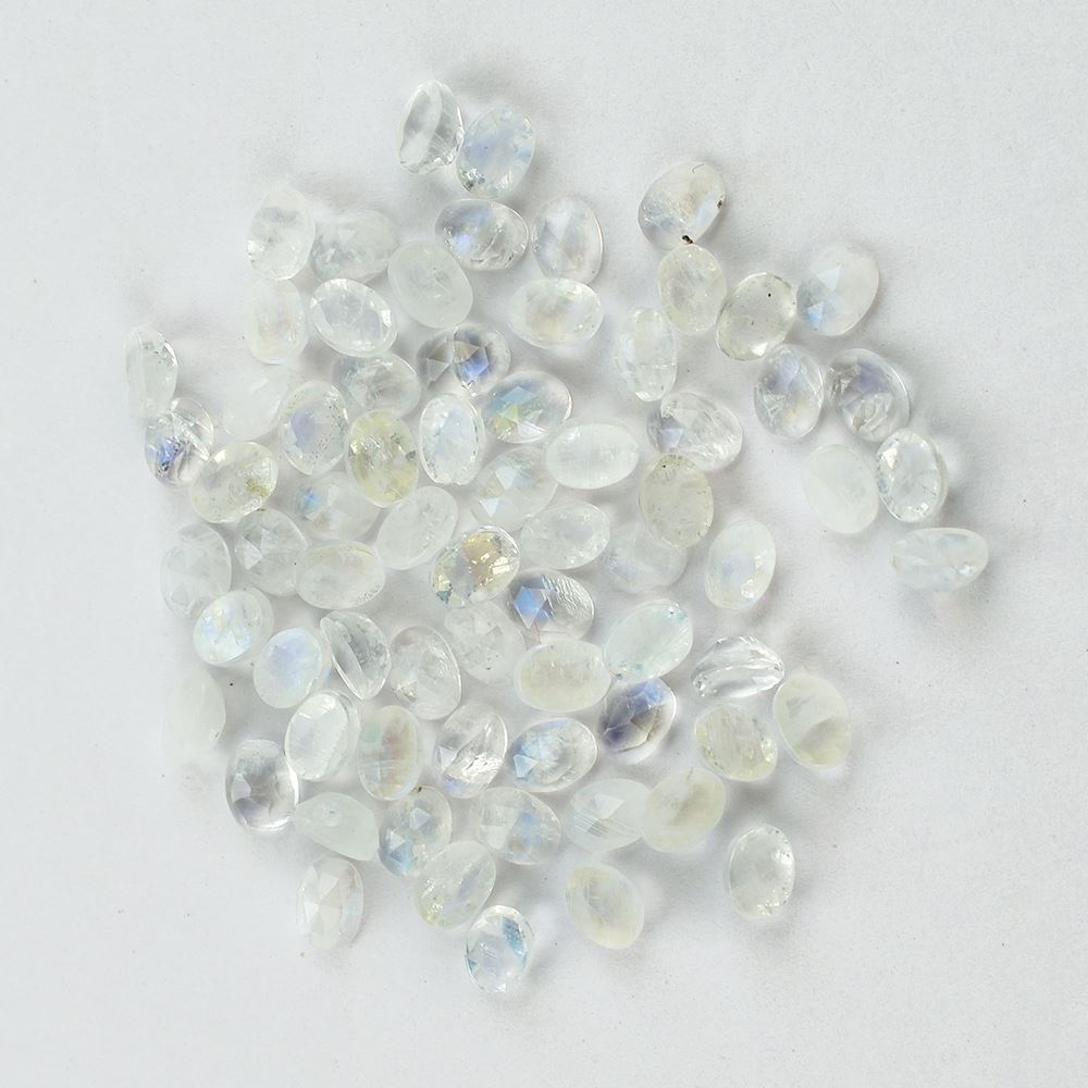 RAINBOW MOONSTONE PLAIN OVAL CAB (WHITE)(CLOUDY) 3.50X2.50 MM 0.12 Cts.