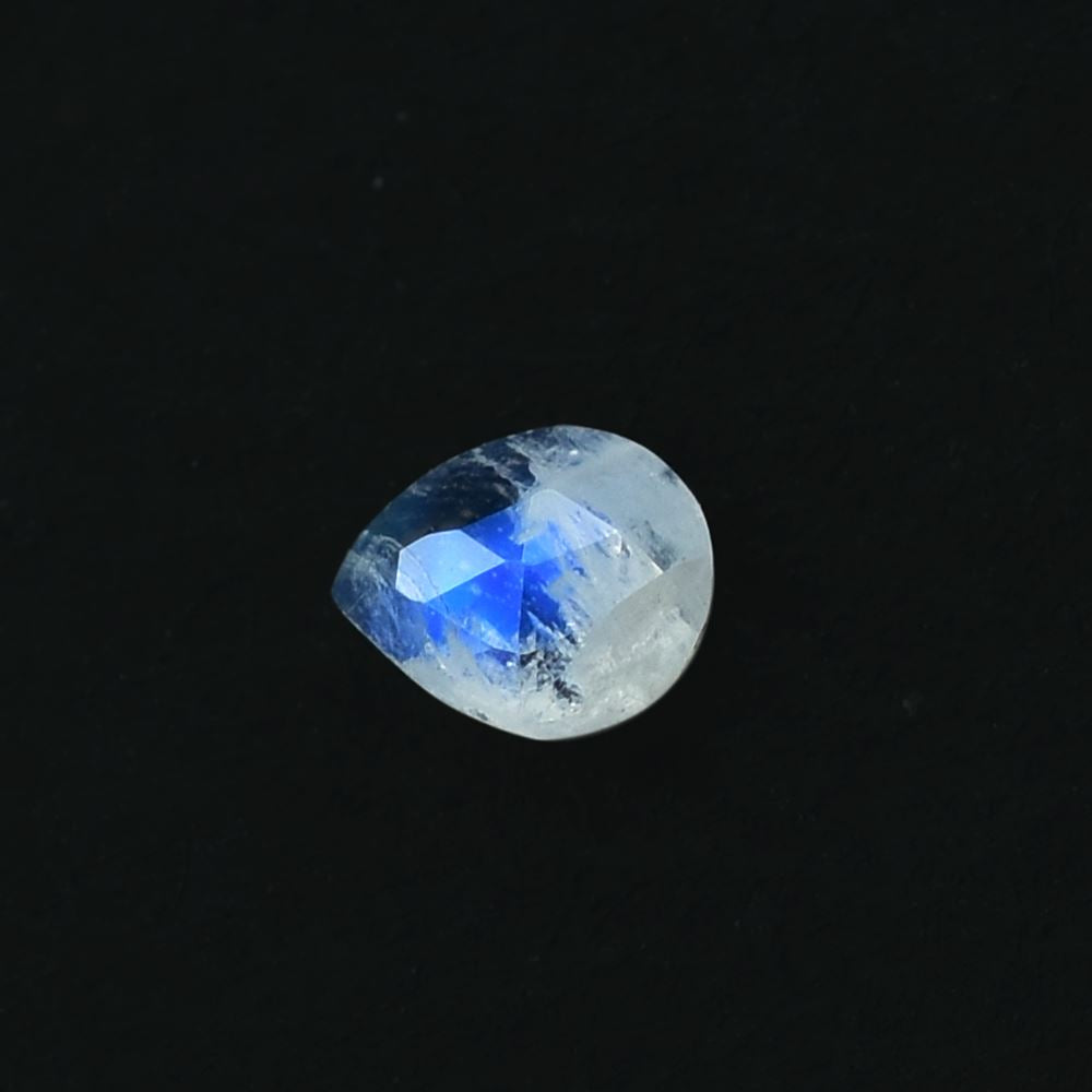 RAINBOW MOONSTONE CUT PEAR (LITE)(SEMI CLOUDY) 3.00X2.40 MM 0.09 Cts.