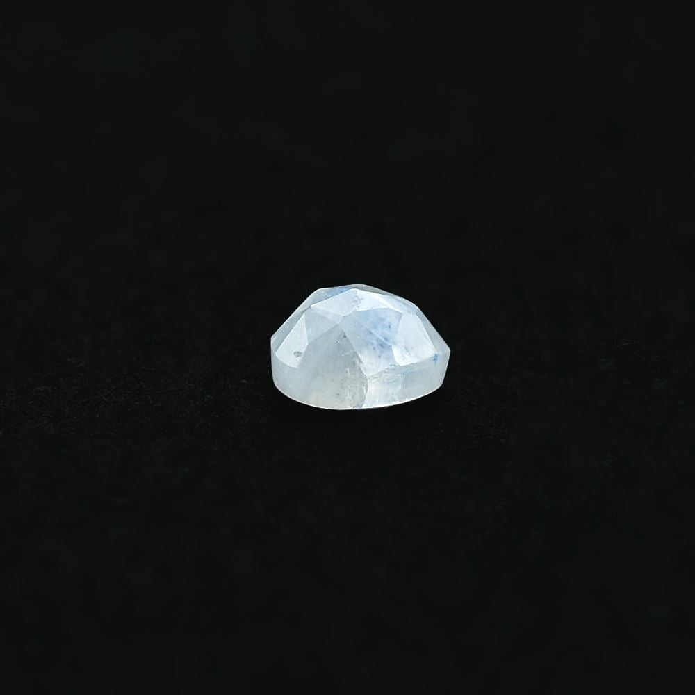 RAINBOW MOONSTONE CUT PEAR (LITE)(SEMI CLOUDY) 3.00X2.40 MM 0.09 Cts.