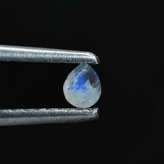 RAINBOW MOONSTONE CUT PEAR (LITE)(SEMI CLOUDY) 3.00X2.40 MM 0.09 Cts.