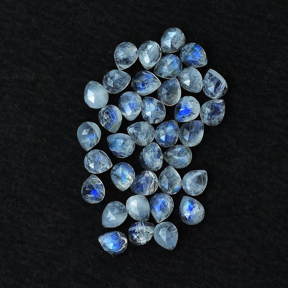 RAINBOW MOONSTONE CUT PEAR (LITE)(SEMI CLOUDY) 3.00X2.40 MM 0.09 Cts.