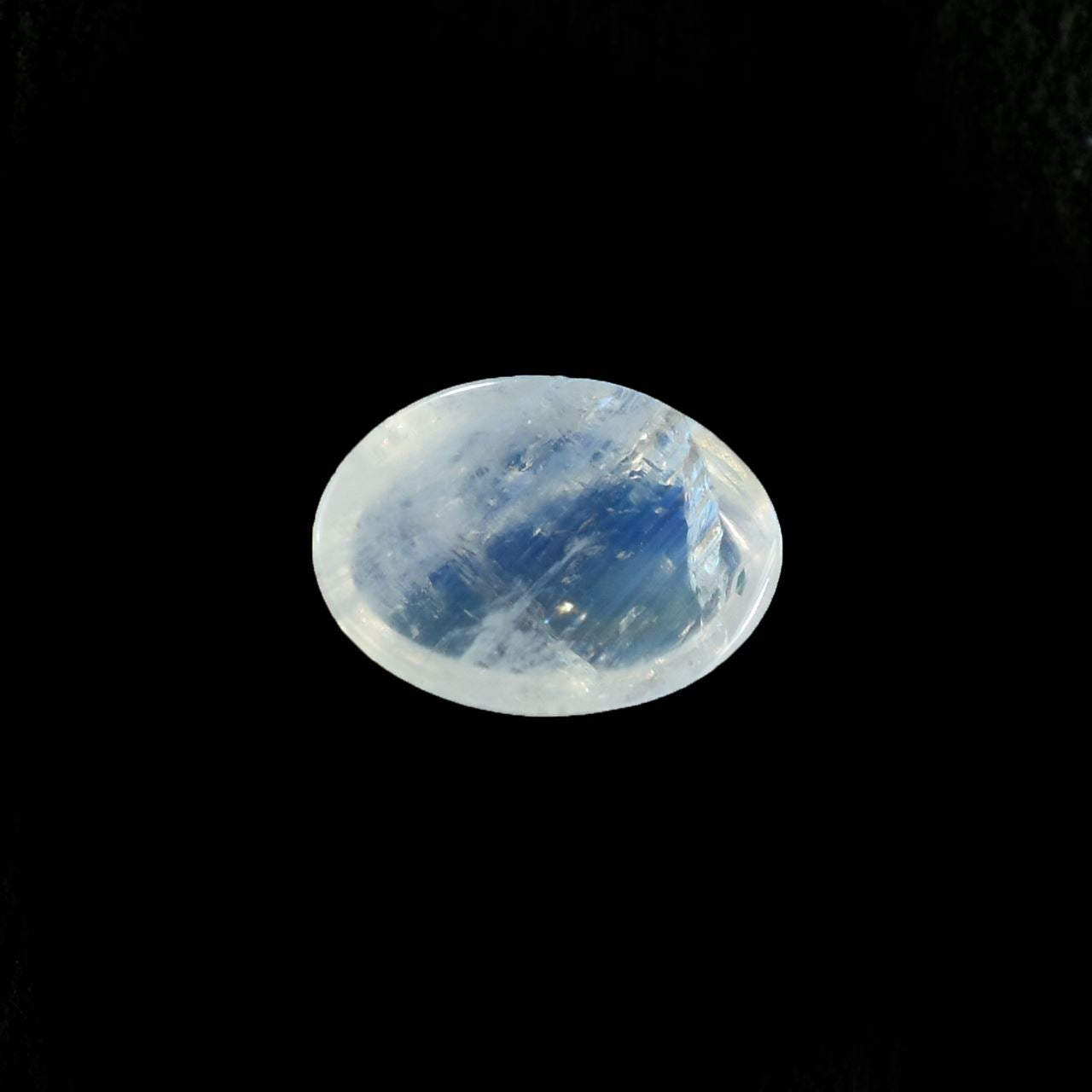 RAINBOW MOONSTONE PLAIN OVAL CAB (SEMI CLOUDY)(NICE BLUE SHINE) 7.00X5.00 MM 0.81 Cts.