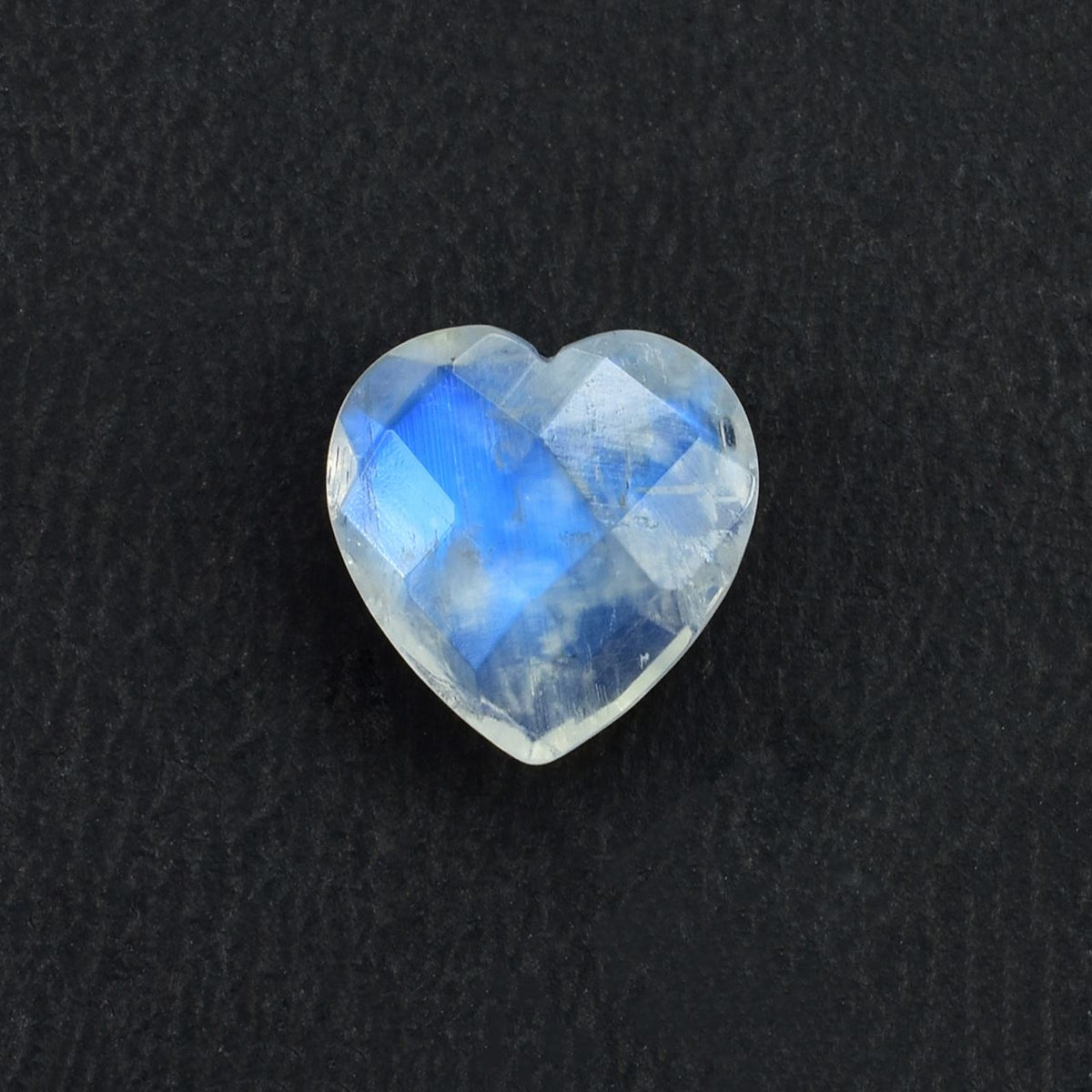 RAINBOW MOONSTONE CHECKER BRIOLETTE HEART (SEMI CLOUDY)(NICE BLUE SHINE) 10.00X10.00 MM 2.76 Cts.