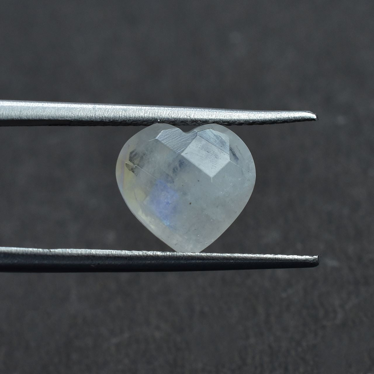 RAINBOW MOONSTONE CHECKER BRIOLETTE HEART (CLOUDY)(NICE BLUE SHINE) 10.00X10.00 MM 2.42 Cts.