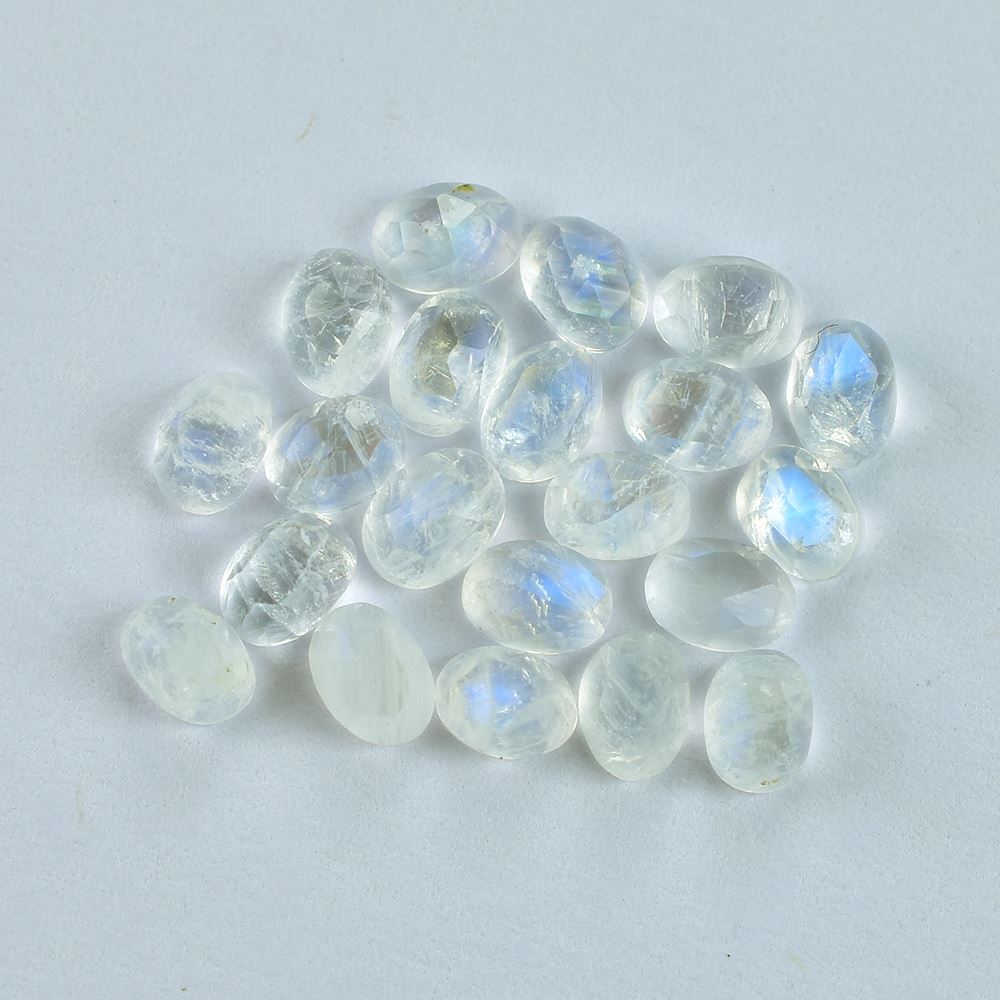 RAINBOW MOONSTONE ROSE CUT OVAL CAB (SEMI CLOUDY)(NICE BLUE SHINE) 3.50X2.50 MM 0.14 Cts.