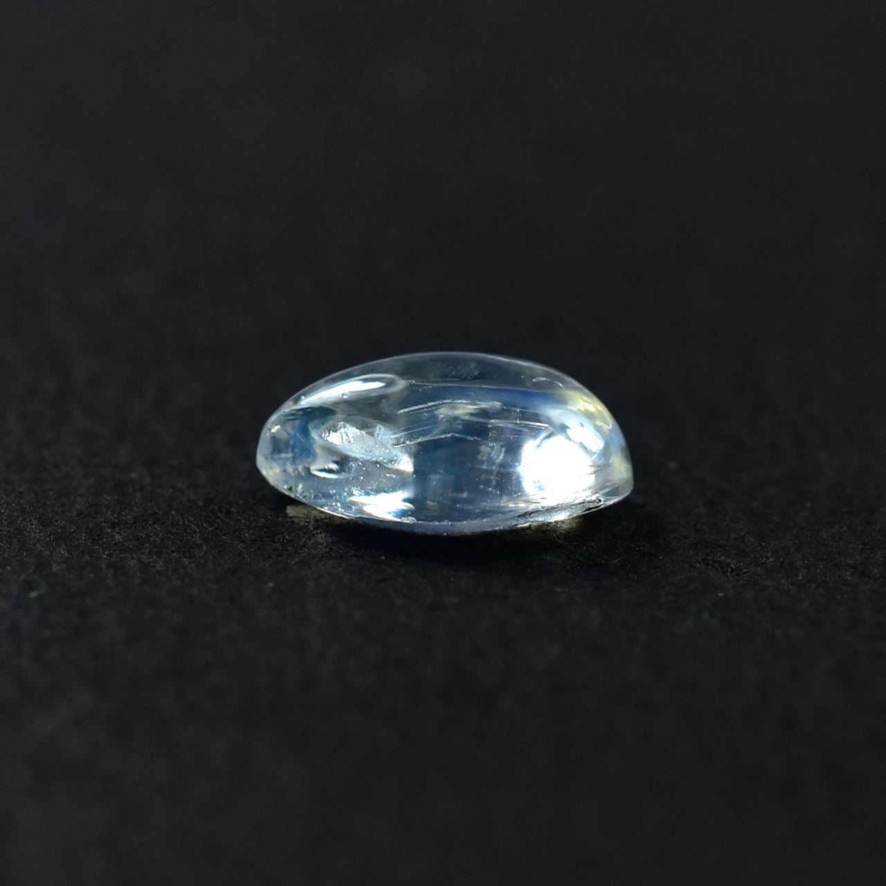 RAINBOW MOONSTONE PEAR CAB (CLEAN/VSI) 7.00X5.00 MM 0.63 Cts.