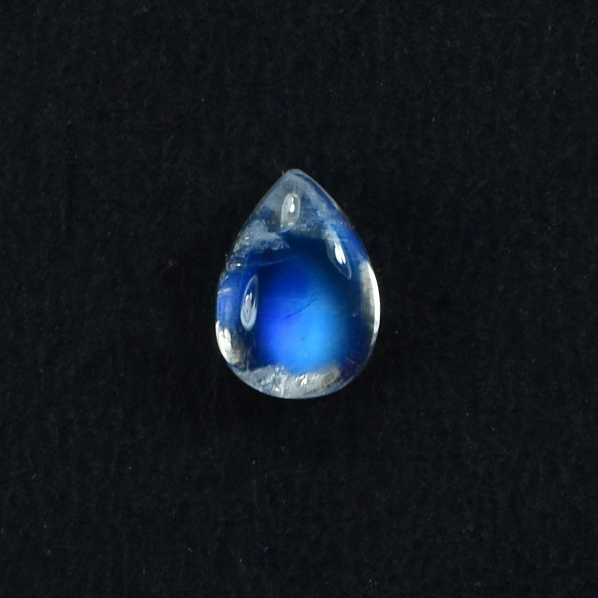 RAINBOW MOONSTONE PEAR CAB (CLEAN TO SI) 7.00X5.00 MM 0.73 Cts.