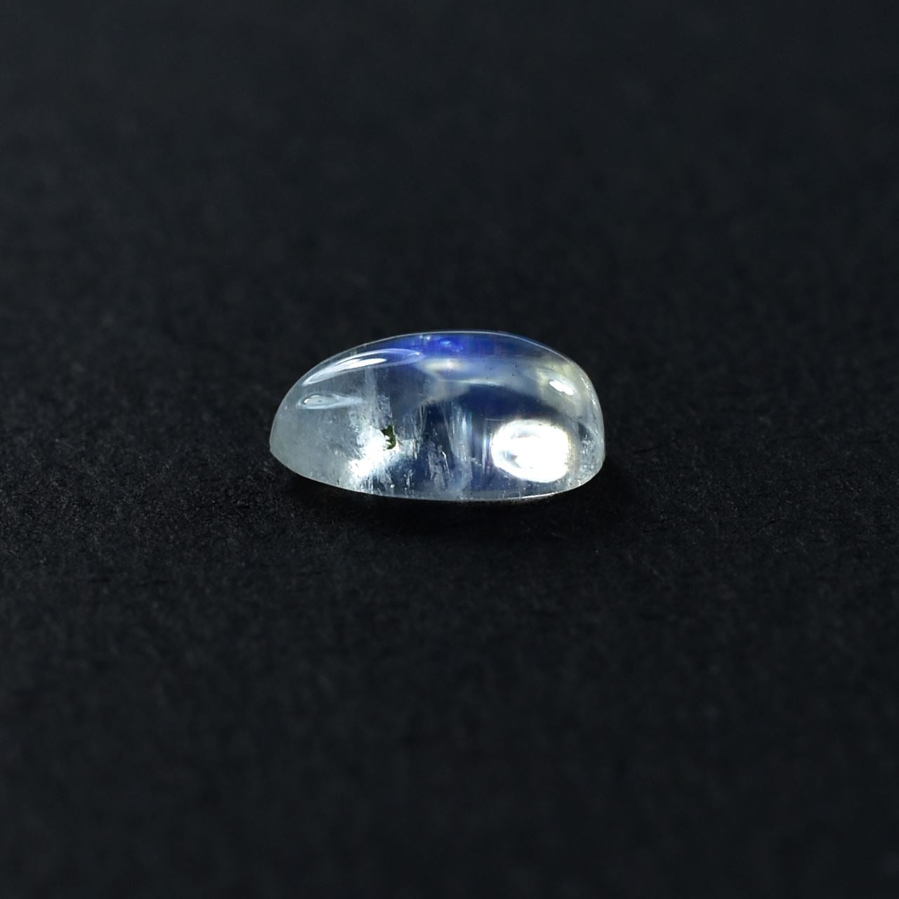 RAINBOW MOONSTONE PEAR CAB (CLEAN TO SI) 7.00X5.00 MM 0.73 Cts.