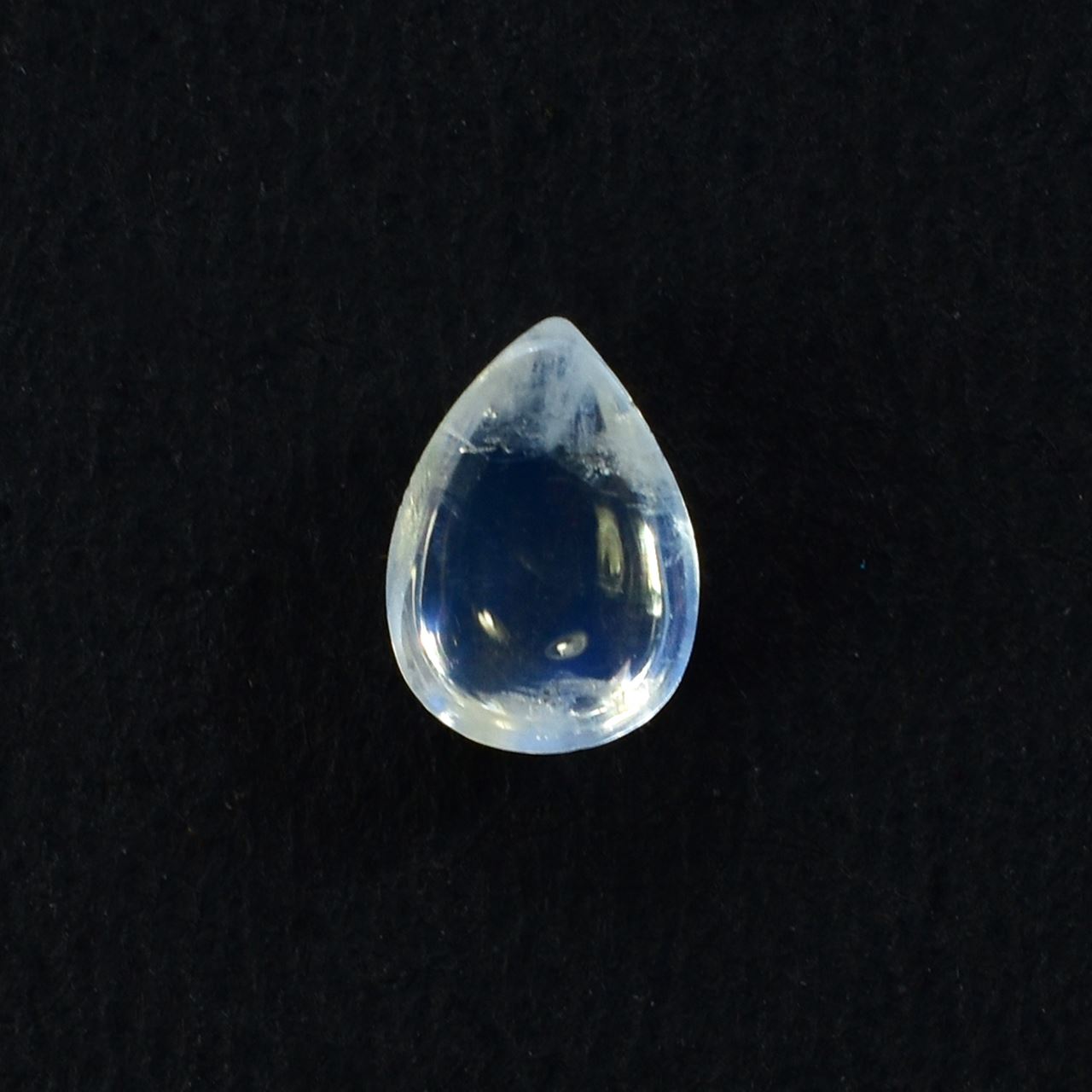 RAINBOW MOONSTONE PEAR CAB (CLEAN TO SI) 7.00X5.00 MM 0.73 Cts.