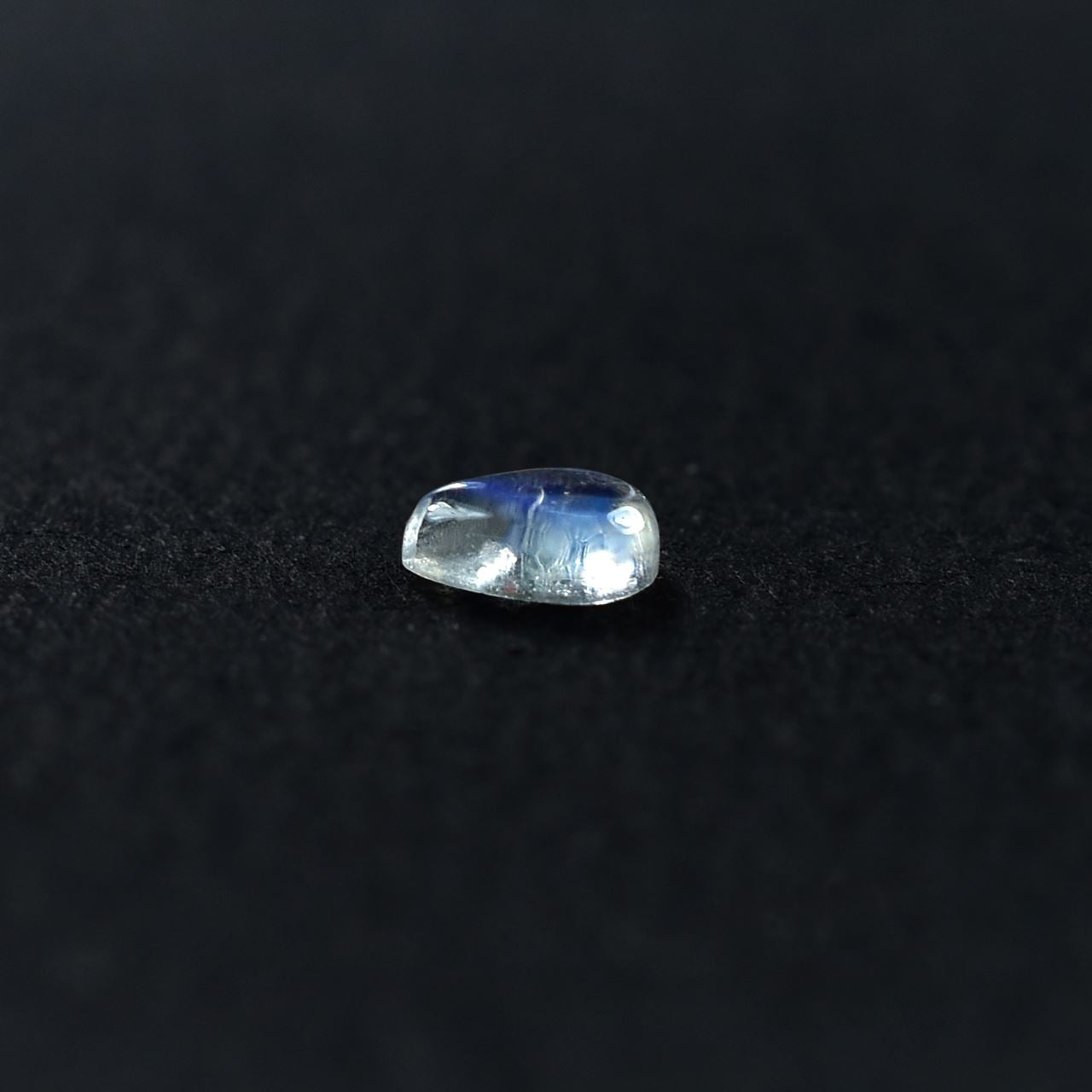 RAINBOW MOONSTONE PEAR CAB (CLEAN TO VSI) 3.00X2.00 MM 0.07 Cts.