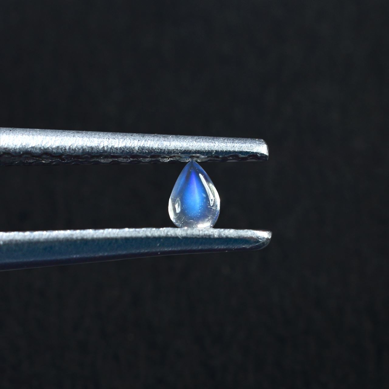 RAINBOW MOONSTONE PEAR CAB (CLEAN TO VSI) 3.00X2.00 MM 0.07 Cts.