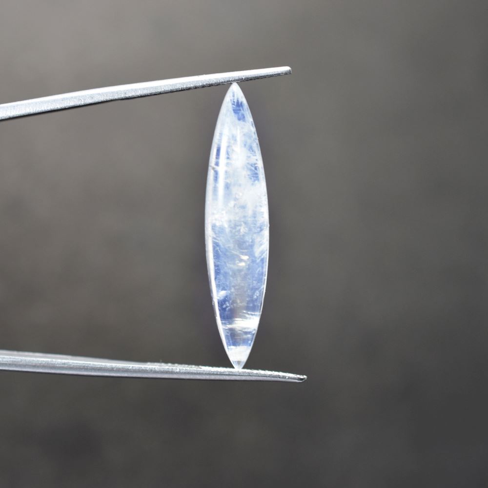 RAINBOW MOONSTONE CAB MARQUISE (SEMI CLOUDY) 32.00X7.00 MM 9.00 Cts.