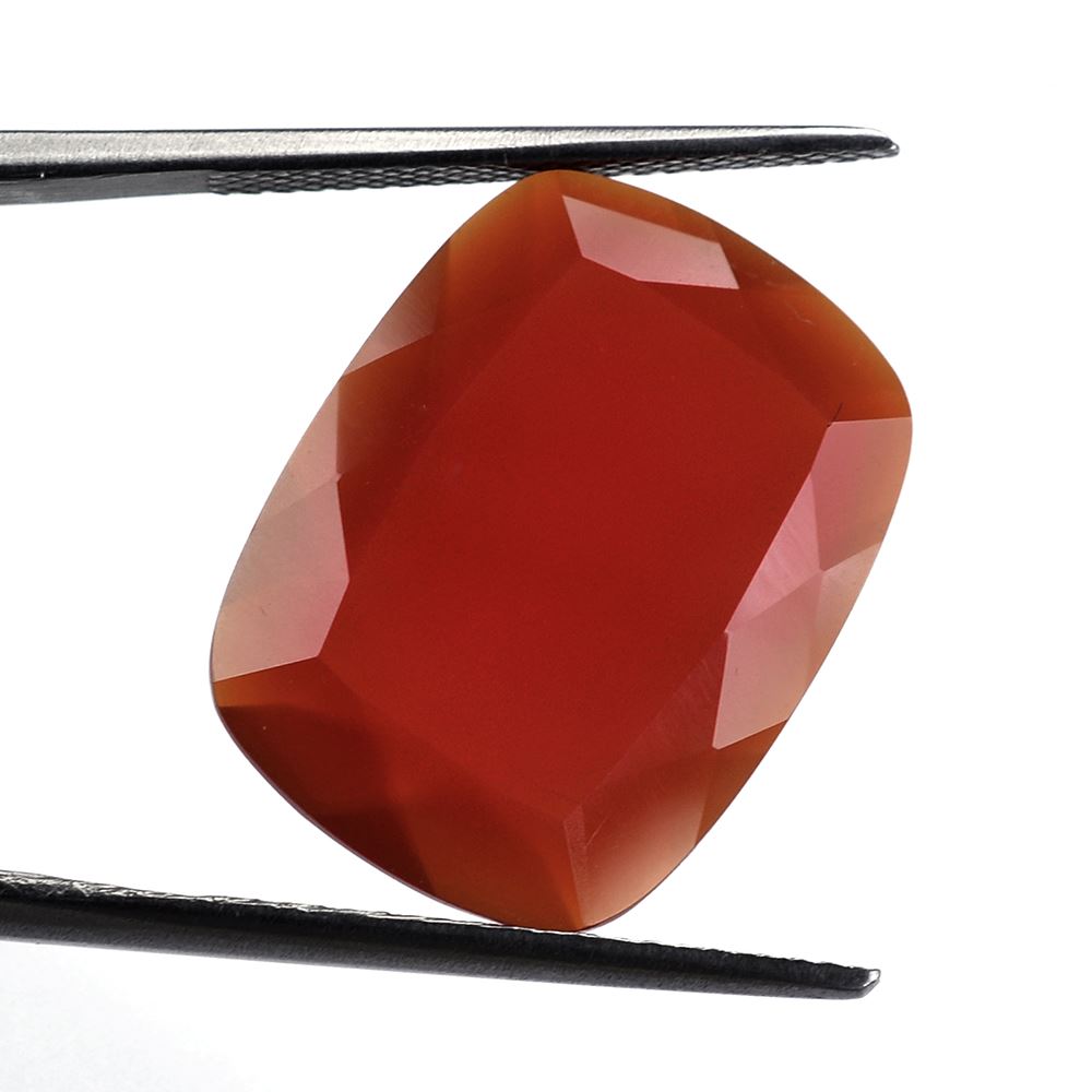RED ONYX CUT CUSHION 20X15MM 10.55 Cts.
