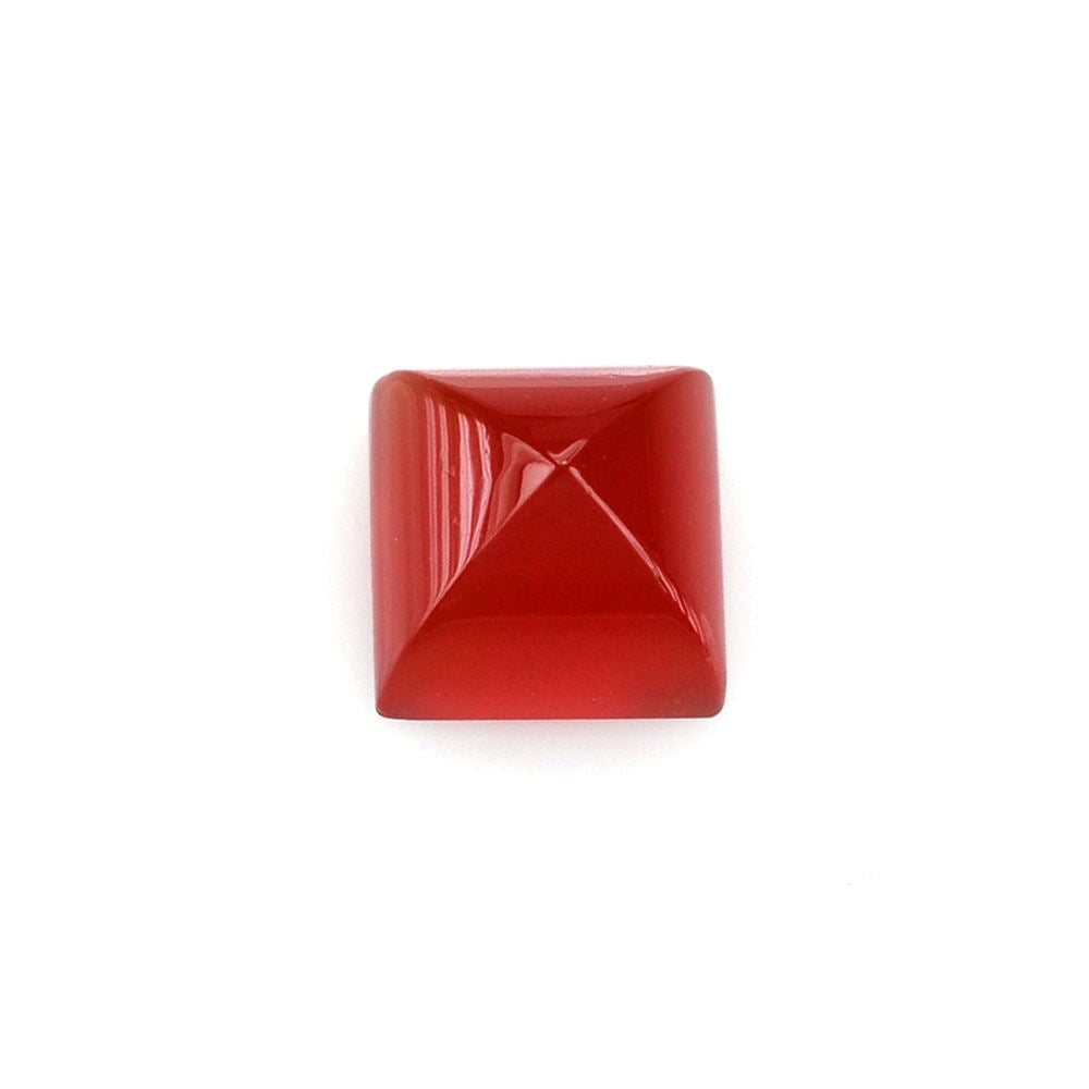 RED ONYX PYRAMID SQUARE CAB 5MM 0.88 Cts.