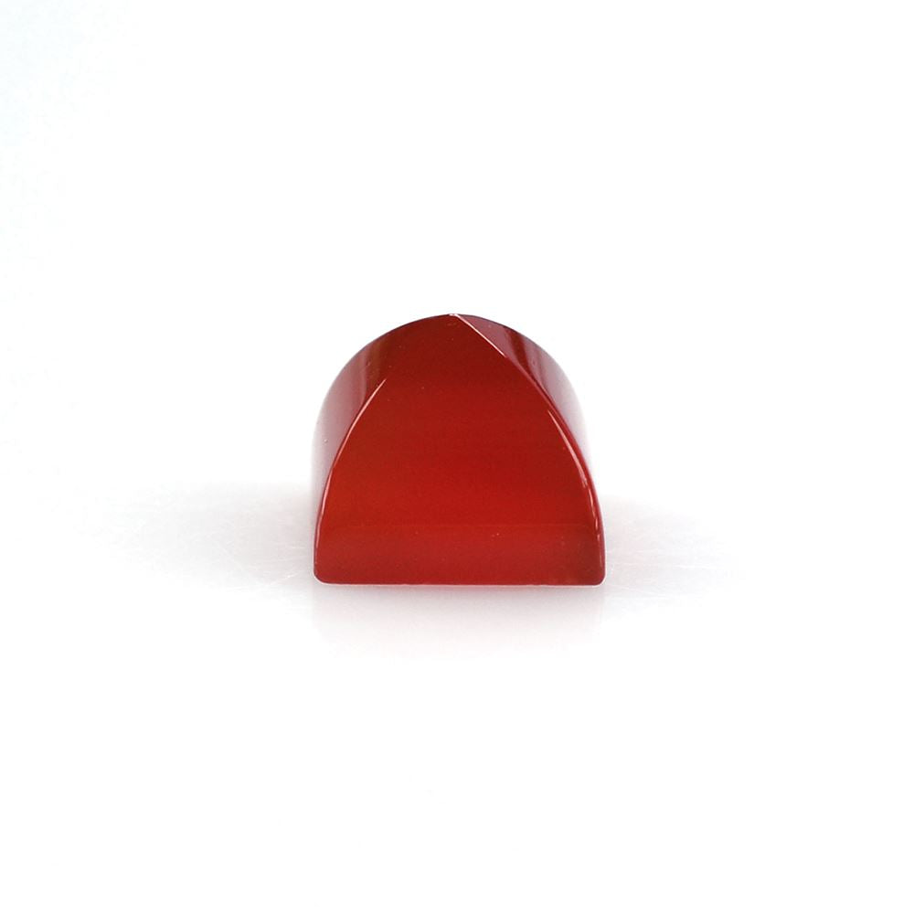RED ONYX PYRAMID SQUARE CAB 5MM 0.88 Cts.
