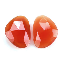RED ONYX ROSE CUT BRIOLETTE IRREGULAR TRILLION 15.50X11MM 3.50 Cts.