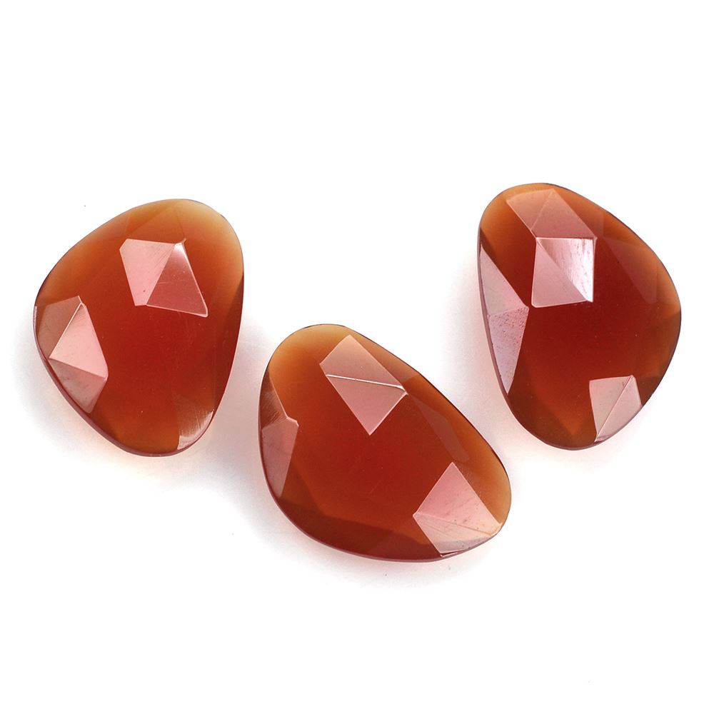 RED ONYX ROSE CUT BRIOLETTE IRREGULAR TRILLION 15.50X11MM 3.85 Cts.