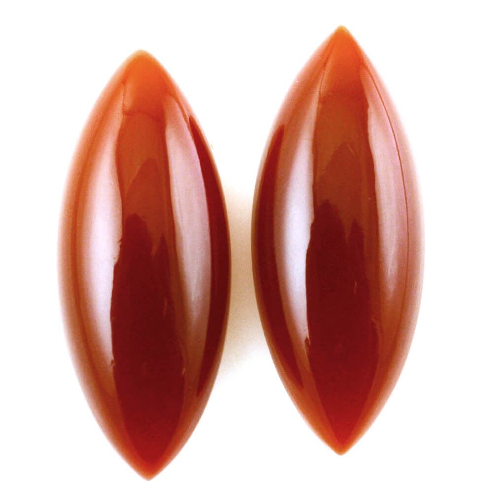RED ONYX MARQUISE CAB 25X10MM 9.23 Cts.